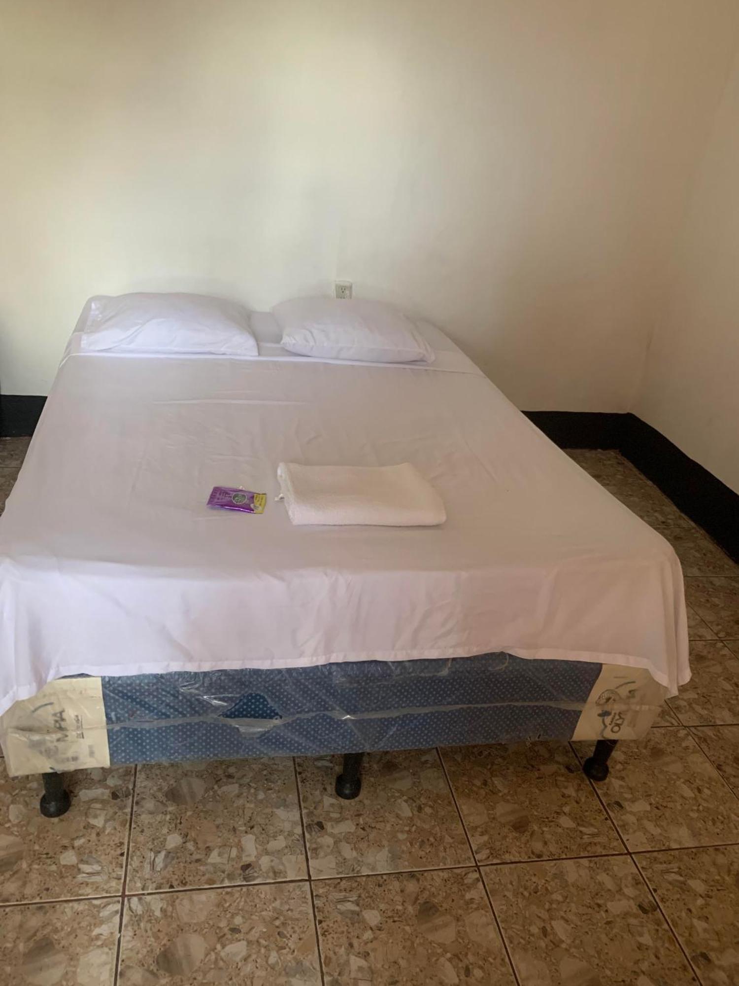 Hotel Aurora Flores Εξωτερικό φωτογραφία