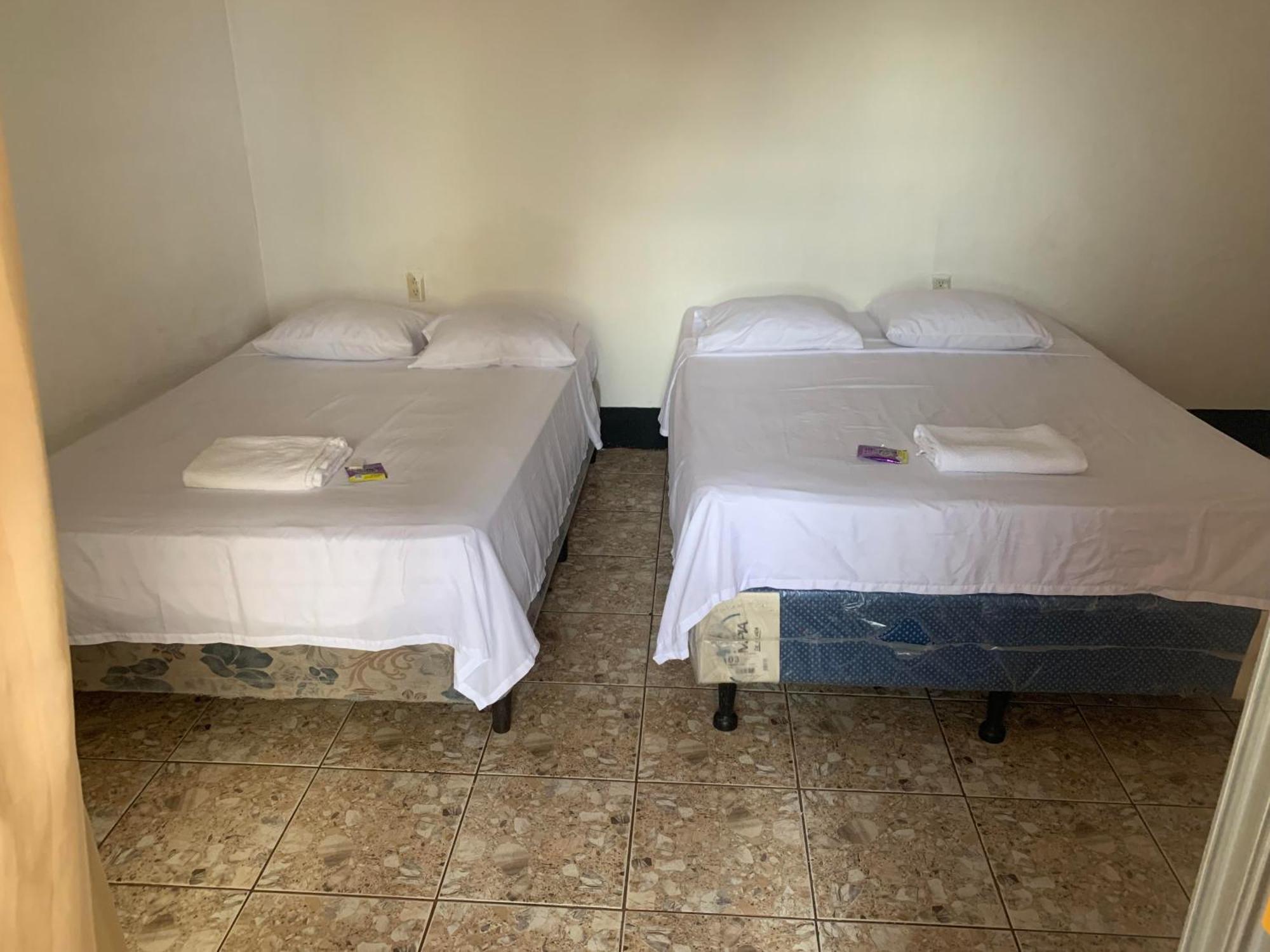 Hotel Aurora Flores Εξωτερικό φωτογραφία