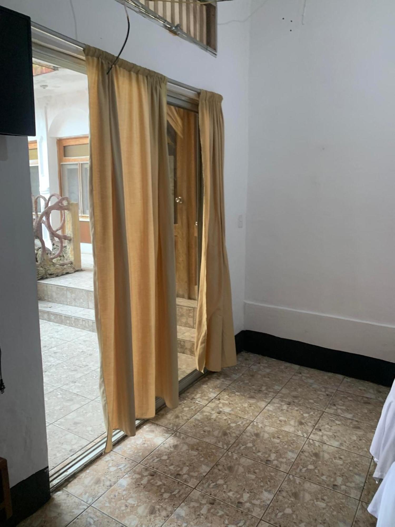 Hotel Aurora Flores Εξωτερικό φωτογραφία