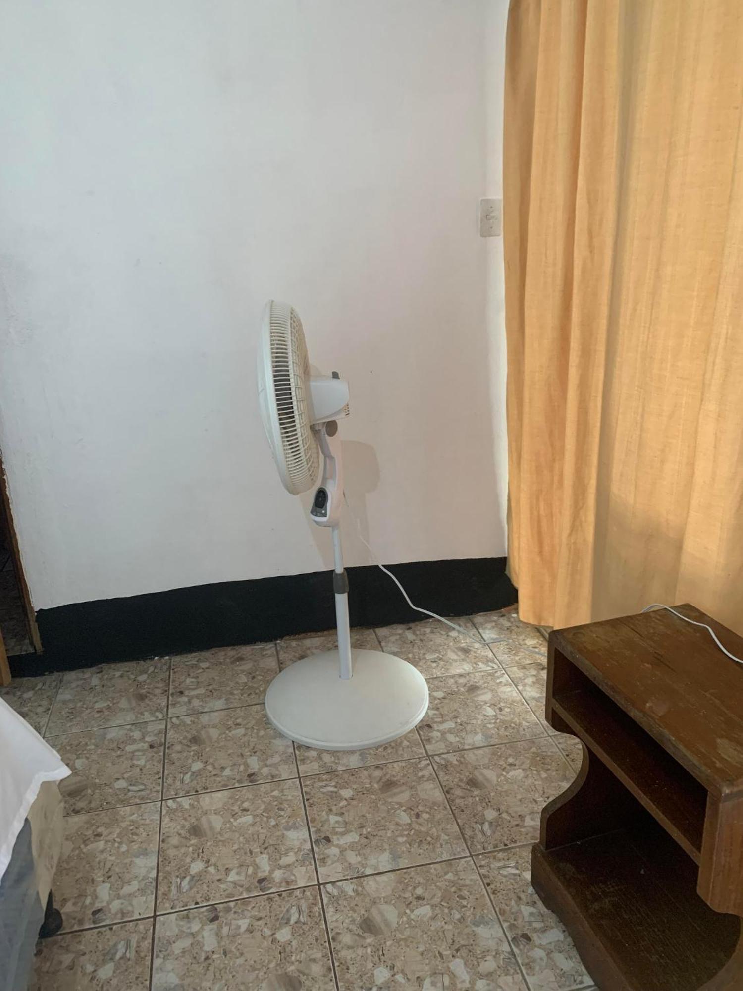 Hotel Aurora Flores Εξωτερικό φωτογραφία