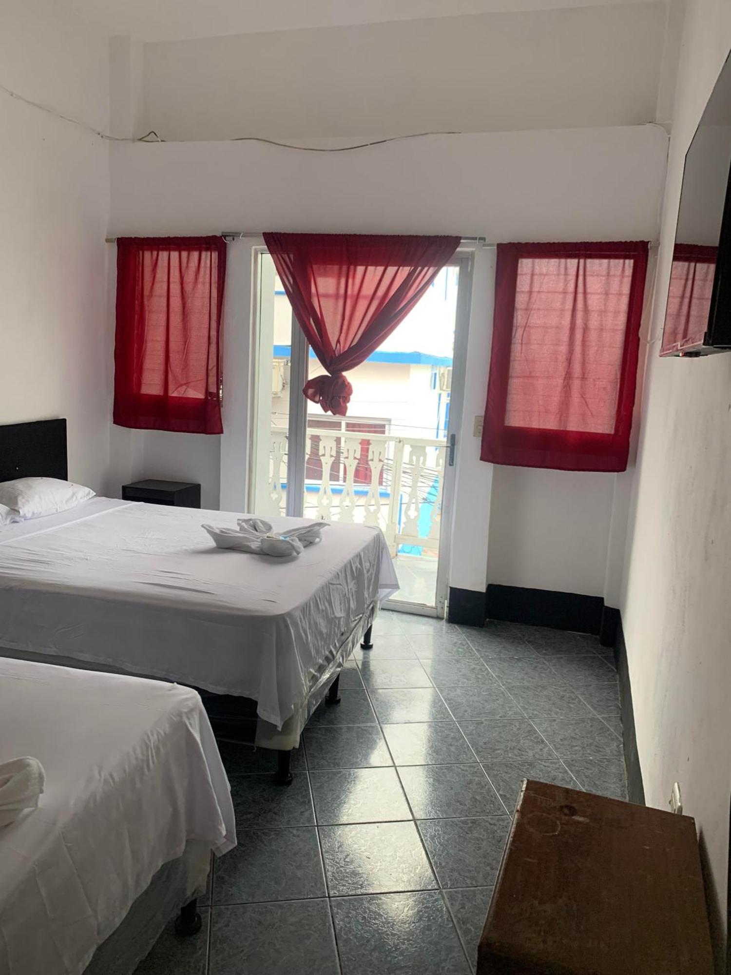 Hotel Aurora Flores Εξωτερικό φωτογραφία