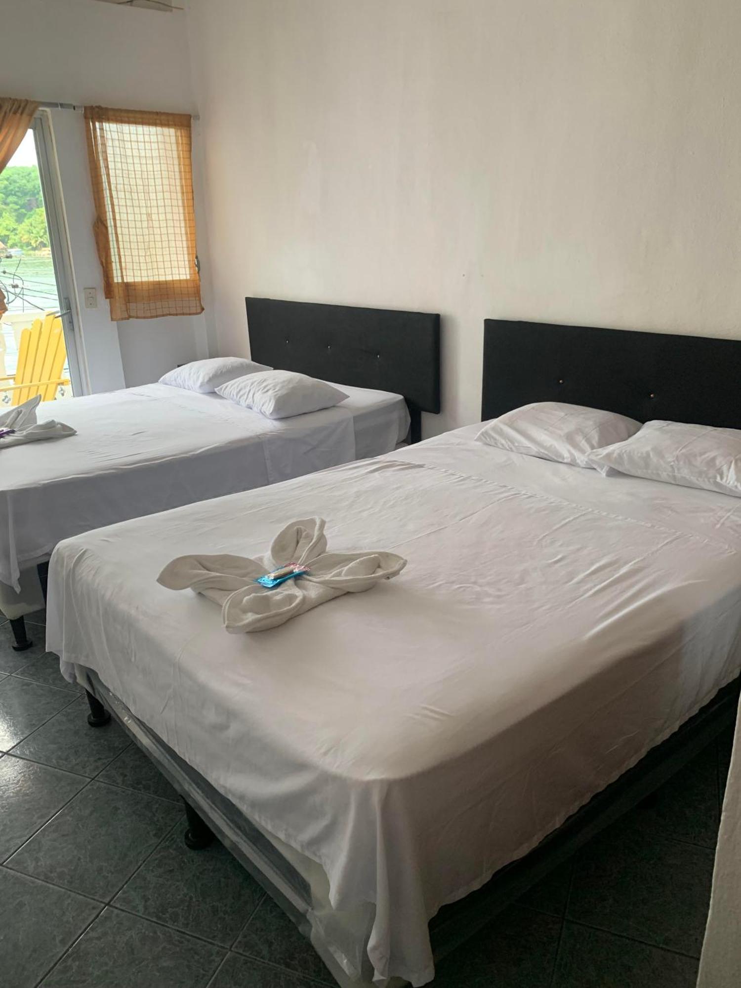 Hotel Aurora Flores Εξωτερικό φωτογραφία